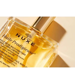 8 mód hogyan használd a Nuxe ikonikus szárazolajat