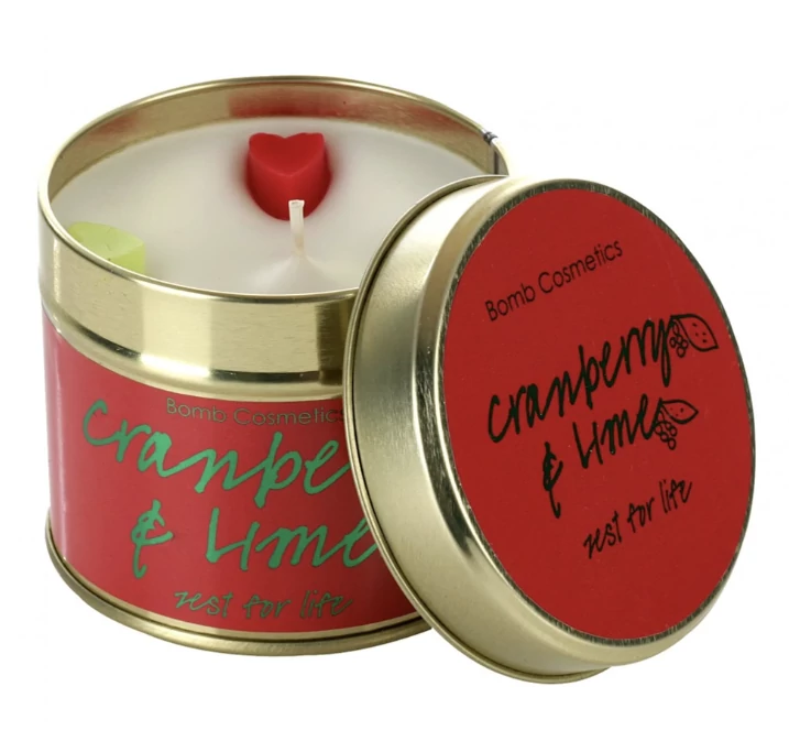 BOMB COSMETICS Áfonya és Lime Tégelyes Gyertya